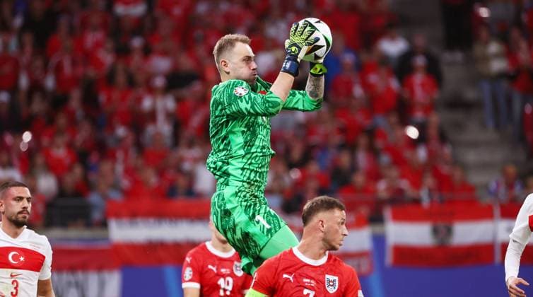 Austria Turkey UEFA EURO 2024 Leipzig, 02 07 2024, Leipzig Stadium, Football, UEFA EURO 2024 Germany , Round of 16 , Austria AUT vs Turkey TUR , In the picture from left goalkeeper Mert Günok Guenok 1, TUR , Marko Arnautovic 7, AUT , For journalistic purposes only Only for editorial use , UEFA Êregulations prohibit any use of photographs as image sequences and or quasi video ,