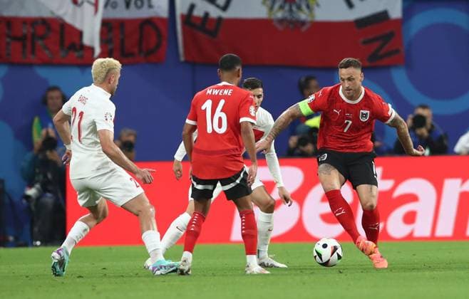 02 07 2024, xtgx, Football EM 2024 1 8 Final, Austria Turkey emspor, v l Baris Alper Yilmaz Turkey Turkey , Phillipp Mwene Austria , Mert Müldür Turkey Turkey , Marko Arnautovic Austria UEFA REGULATIONS PROHIBIT ANY USE OF PHOTOGRAPHS as IMAGE SEQUENCES and or QUASI VIDEO Leipzig