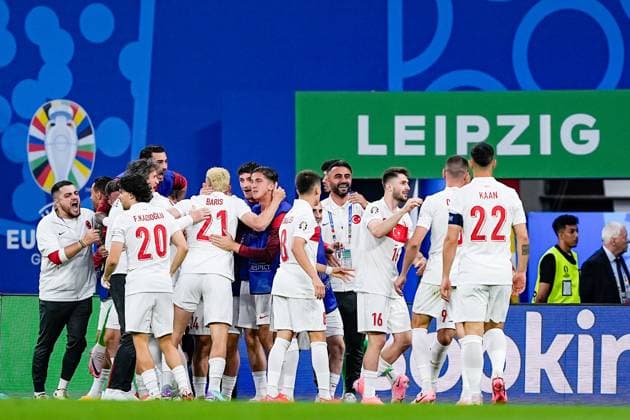 Leipzig, Germany, July 2nd 2024: Merih Demiral (3 Turkiye) celebrates with teammates after scoring his team s first goal during the UEFA EURO, EM, Europameisterschaft,Fussball 2024 Germany Round 16 football match between Austria and Turkiye at Leipzig Stadium in Leipzig, Germany. (Daniela Porcelli SPP)  Copyright: xDanielaxPorcellix xSPPx spp-en-DaPoSp-20240702-_DP20281