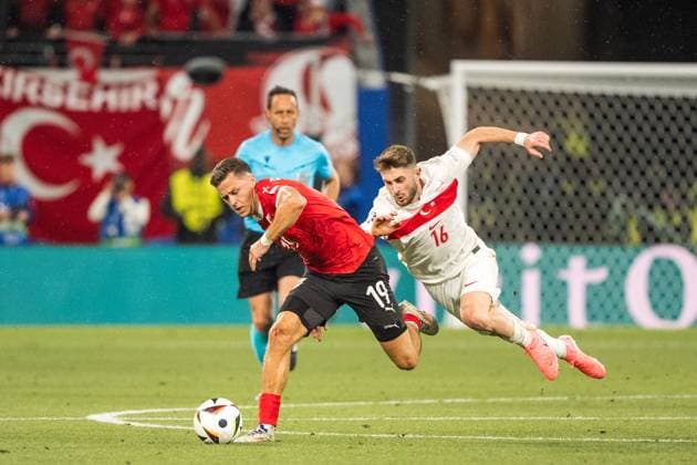 SOCCER - UEFA EURO, EM, Europameisterschaft,Fussball 2024 LEIPZIG,GERMANY,02.JUL.24 - SOCCER -UEFA EURO 2024, round of 16, Austria vs Turkey. Image shows Christoph Baumgartner (AUT) and Isamil Yueksek (TUR).  GEPAxpictures xJohannesxFriedl