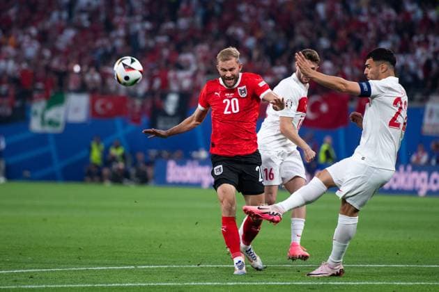 Konrad Laimer Austria, 20 in duel with Kaan Ayhan Turkey, 22 , GER, Austria AUT vs Tuerkiye TUR , European Football Championship, UEFA EURO 2024, Round of 16, 02 07 2024 GER, Austria AUT vs Tuerkiye TUR , European Football Championship, UEFA EURO 2024, Round of 16, 02 07 2024 Leipzig Copyright: xEibner-Pressefoto Memmlerx EP_MMR