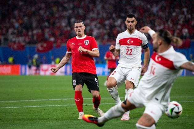 Marcel Sabitzer Austria, 09 misses the goal chance in a duel with Abduelkerim Bardakci Turkey, 14 , Kaan Ayhan Turkey, 22 , GER, Austria AUT vs Tuerkiye TUR , European Football Championship, UEFA EURO 2024, Round of 16, 02 07 2024 GER, Austria AUT vs Tuerkiye TUR , European Football Championship, UEFA EURO 2024, Round of 16, 02 07 2024 Leipzig Copyright: xEibner-Pressefoto Memmlerx EP_MMR