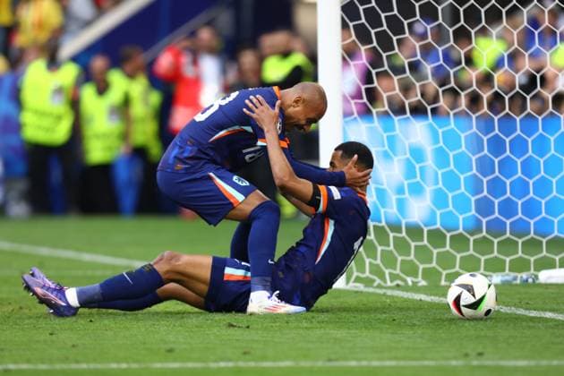 July 2, 2024, Munich, Bavaria, Germany: DONYELL MALEN 18 of Team Netherlands celebrates his teammate CODY GAKPO 11 for scoring their side s second goal but this will be disallowed due to an offside position during the UEFA EURO, EM, Europameisterschaft,Fussball 2024 Round of 16 between ROMANIA and NETHERLANDS at Allianz Arena in Munich, Germany Munich Germany - ZUMAc179 20240702_zep_c179_084 Copyright: xMickaelxChavetx