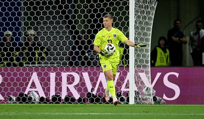 Football Euro 2024 Round of 16 02 07 2024 Austria Turkey Goalkeeper Patrick Pentz Austria