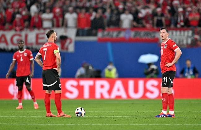 02 07 2024, Football UEFA EURO 2024, Round of 16, Austria Turkey, in the RB Arena Leipzig, f l Marko Arnautovic Austria and Michael Gregoritsch Austria are disappointed