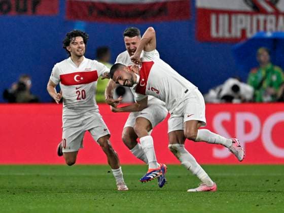 02 07 2024, Football UEFA EURO 2024, Round of 16, Austria Turkey, in the RB Arena Leipzig, All Turks rejoice with Merih Demiral Turkey the scorer
