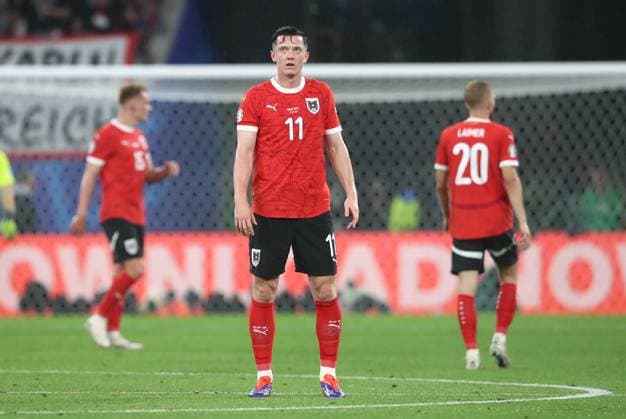 02 07 2024, xtgx, Football EM 2024 1 8 Final, Austria Turkey emspor, v l Philipp Lienhart Oesterreich , Michael Gregoritsch Oesterreich enttaeuscht, enttaeuscht Blickend, dissapointed, Konrad Laimer Oesterreich UEFA REGULATIONS PROHIBIT ANY USE OF PHOTOGRAPHS as IMAGE SEQUENCES and or QUASI VIDEO Leipzig