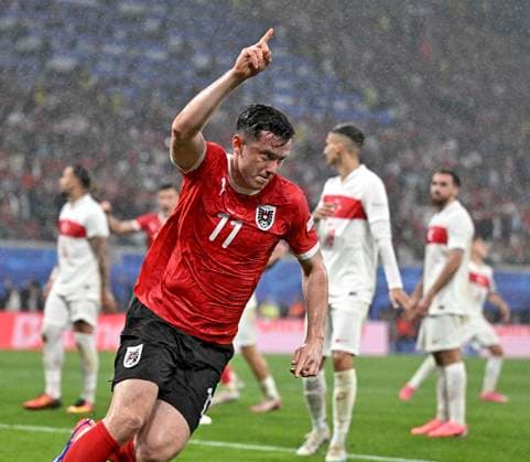 02 07 2024, Football UEFA EURO 2024, Round of 16, Austria Turkey, at the RB Arena Leipzig, Michael Gregoritsch Austria cheers