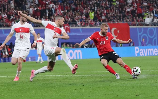 Merih Demiral, Konrad Laimer duel match scene Action Sport Football Soccer European Championship Euro 2024 European Championship Men Season 2023 2024 02 07 2024 Austria AUT vs Turkey TUR in Leipzig DFL regulations prohibit any use of photographs as image sequences and or quasi video