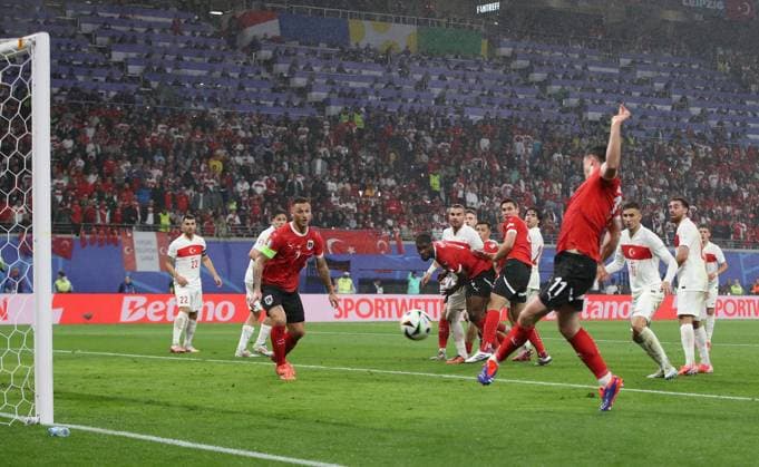 02 07 2024, xtgx, Football EM 2024 1 8 Final, Austria Turkey emspor, v l Michael Gregoritsch Oesterreich Goal scored, erziehlt das Tor zum 2 1 celebrate the goal, Der Torjubel zum UEFA REGULATIONS PROHIBIT ANY USE OF PHOTOGRAPHS as IMAGE SEQUENCES and or QUASI VIDEO Leipzig