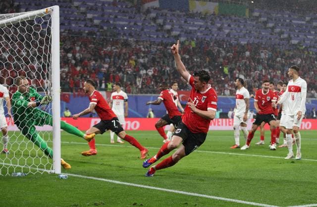 02 07 2024, xtgx, Football EM 2024 1 8 Final, Austria Turkey emspor, v l Michael Gregoritsch Oesterreich Goal scored, erziehlt das Tor zum 2 1 celebrate the goal, Der Torjubel zum UEFA REGULATIONS PROHIBIT ANY USE OF PHOTOGRAPHS as IMAGE SEQUENCES and or QUASI VIDEO Leipzig