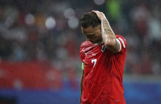 02 07 2024, xtgx, Football EM 2024 1 8 Final, Austria Turkey emspor, v l Marko Arnautovic Austria disappointed, disappointed looking, dissapointed UEFA REGULATIONS PROHIBIT ANY USE OF PHOTOGRAPHS as IMAGE SEQUENCES and or QUASI VIDEO Leipzig