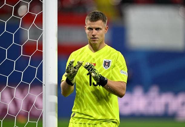 Football Euro 2024 Round of 16 02 07 2024 Austria Turkey Goalkeeper Patrick Pentz Austria