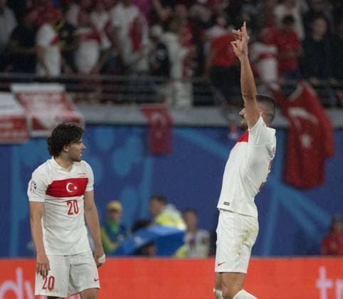 Football, men, season 2023 24, UEFA Euro EM 2024, round of 16 in Leipzig, Austria Turkey 1 2 , f l Ferdi Kadioggu Turkey , Merih Demiral Turkey me wolf salute, cheering after goal to 0 2, 02 07 2024, Copyright: xMatthiasxKochx
