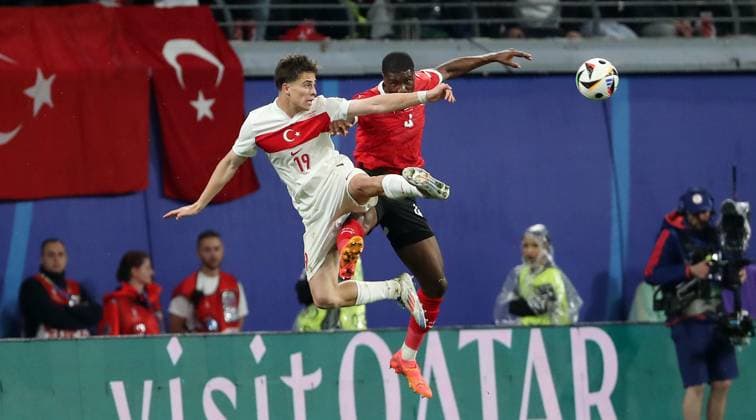 Kenan Yildiz, Kevin Danso duel match scene Action Sport Football Soccer European Championship Euro 2024 European Championship Men Season 2023 2024 02 07 2024 Austria AUT vs Turkey TUR in Leipzig DFL regulations prohibit any use of photographs as image sequences and or quasi video