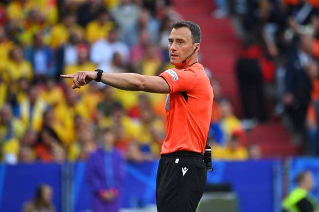 Referee Felix ZWAYER, single picture,cropped single motif,half figure,half figure round of 16 Romania ROU Netherlands NED 0 3 on 02 07 2024, Football Arena Munich Football UEFA EURO 2024 GERMANY from 14 06 2024 14 07 2024