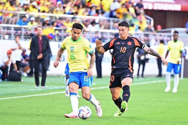 2nd July 2024: Levi s Stadium, Santa Clara, California,: Copa America Football 3rd round, Brazil versus Colombia: Jo& xe3;o Gomes of Brazil challenges James Rodr& xed;guez of Colombia  ActionPlus12663029 RodrigoxCaillaud