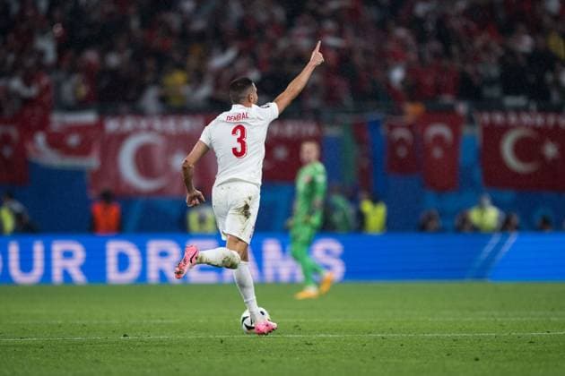 Merih Demiral Turkey, 03 cheers to the fans for the goal to 0 2, GER, Austria AUT vs Tuerkiye TUR , European Football Championship, UEFA EURO 2024, Round of 16, 02 07 2024 GER, Austria AUT vs Tuerkiye TUR , European Football Championship, UEFA EURO 2024, Round of 16, 02 07 2024 Leipzig Copyright: xEibner-Pressefoto Memmlerx EP_MMR