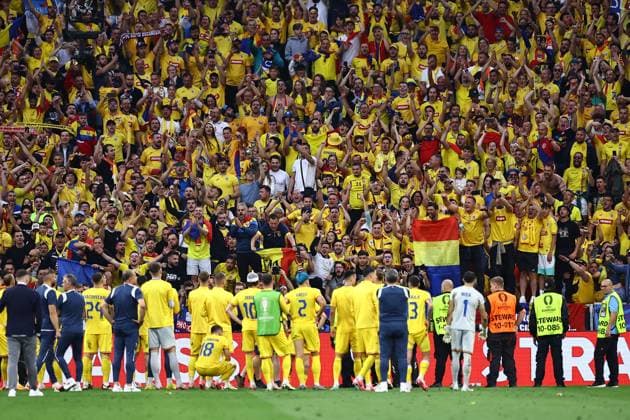 Fans of Romania applaud their players after the match Romania v Netherlands, UEFA European Championship, EM, Europameisterschaft 2024, Round of 16, Football, Munich Football Arena, Munich, Germany - 02 Jul 2024 EDITORIAL USE ONLY No use with unauthorised audio, video, data, fixture lists, club league logos or live services. Online in-match use limited to 120 images, no video emulation. No use in betting, games or single club league player publications. Copyright: xMichaelxZemanek Shutterstockx 14566637hc