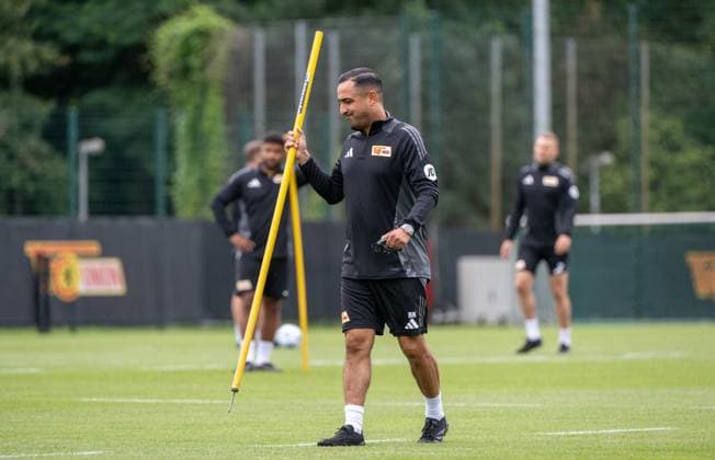 Fussball, Herren, Saison 2024 2025, 1. Bundesliga, 1. FC Union Berlin, Training im Trainingszentrum An der Alten Försterei, Co-Trainer Babak Keyhanfar (1. FC Union Berlin), 03.07. 2024, *** Football, Men, Season 2024 2025, 1 Bundesliga, 1 FC Union Berlin, Training at the training center An der Alten Försterei, Co Coach Babak Keyhanfar 1 FC Union Berlin , 03 07 2024, Copyright: xMatthiasxKochx