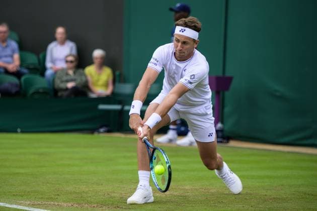 240703 Casper Ruud of Norway competes in a second round singles match during day 3 of Wimbledon on July 3, 2024 in London Photo Jesper Zerman BILDBYRAN kod JZ JZ0549 tennis wimbledon day 3 bbeng  Copyright: JESPERxZERMAN BB240703JZ013