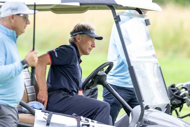 Bernhard Langer gets out of the golf cart, BMW International Open 2024, Golf, 03 07 2024 Munich Bavaria Germany Copyright: xkolbert-press UlrichxGamelx