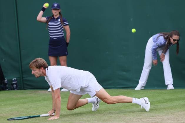Belgian David Goffin pictured in action during a tennis match against Czech Machac, in the first round of the men s singles competition of the 2024 Wimbledon grand slam tournament at the All England Tennis Club, in south-west London, Britain, Wednesday 03 July 2024. BENOITxDOPPAGNE  x95775325x