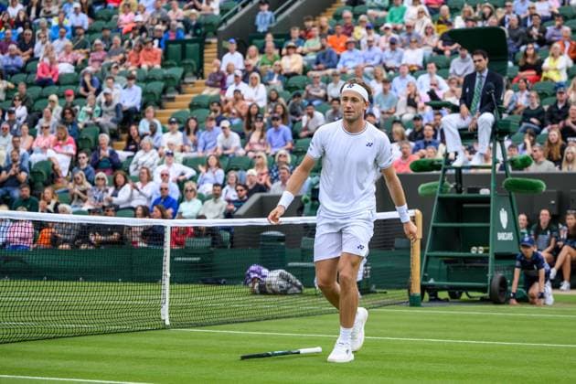 240703 Casper Ruud of Norway looks dejected as he competes in a first round singles match during day 3 of Wimbledon on July 3, 2024 in London Photo Jesper Zerman BILDBYRAN kod JZ JZ0549 tennis wimbledon day 3 bbeng depp norway  Copyright: JESPERxZERMAN BB240703JZ026