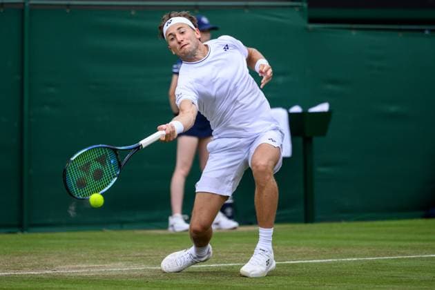 240703 Casper Ruud of Norway competes in a first round singles match during day 3 of Wimbledon on July 3, 2024 in London Photo Jesper Zerman BILDBYRAN kod JZ JZ0549 tennis wimbledon day 3 bbeng  Copyright: JESPERxZERMAN BB240703JZ027