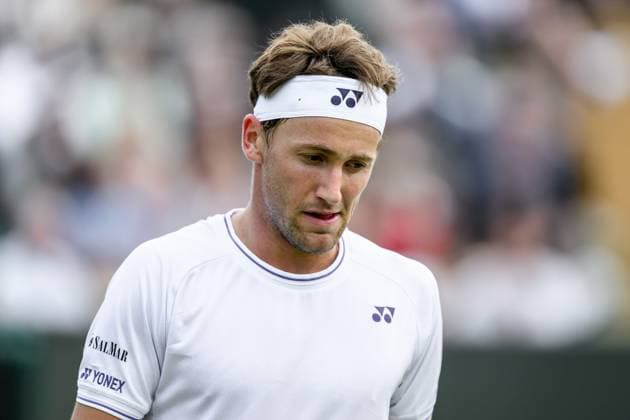 240703 Casper Ruud of Norway looks dejected as he competes in a second round singles match during day 3 of Wimbledon on July 3, 2024 in London Photo Jesper Zerman BILDBYRAN kod JZ JZ0549 tennis wimbledon day 3 bbeng depp  Copyright: JESPERxZERMAN BB240703JZ037