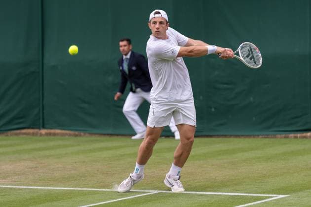 2024-07-03 The Championships Wimbledon 2024 Day 3 LONDON, ENGLAND - JULY 3: Tallon Griekspoor of the Netherlands in action on Day 3 of The Championships Wimbledon 2024 at All England Lawn Tennis and Croquet Club on July 3, 2024 in London, England. (Photo by Marleen Fouchier BSR Agency) London England Content not available for redistribution in The Netherlands directly or indirectly through any third parties. Copyright: xBSRxAgencyx