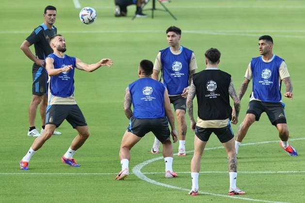 Argentina™s footballers take part in a training session ahead the match against Ecuador for the Copa America USA 2024 quarterfinal match, at Shell Energy Stadium in Houston, TX, on July 3, 2024 HOUSTON UNITED STATES Copyright: xALEJANDROxPAGNIx