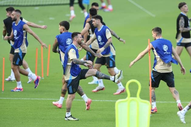 Argentina s forward Lionel Messi C and footballers take part in a training session ahead the match against Ecuador for the Copa America USA 2024 quarterfinal match, at Shell Energy Stadium in Houston, TX, on July 3, 2024 HOUSTON UNITED STATES Copyright: xALEJANDROxPAGNIx