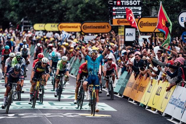 2024 Tour de France Stage 5 Picture by Zac Williams SWpix.com - 03 07 2024 - Cycling - 2024 Tour de France - Stage 5: Saint-Jean-de-Maurienne to Saint Vulbas, France - Mark Cavendish of Team Astana Qazaqstan wins Stage 5 today in Saint Vulbus, France, taking his total Tour de France stage wins to 35 and breaking the record of 34 he shared with Belgian cycling legend Eddy Merckx. Saint Vulbas Ain FRA Copyright: x xSWpix.comx(t axPhotographyxHubxLtd)xZacxWilliams SWpix.comx SWP-2570-0187