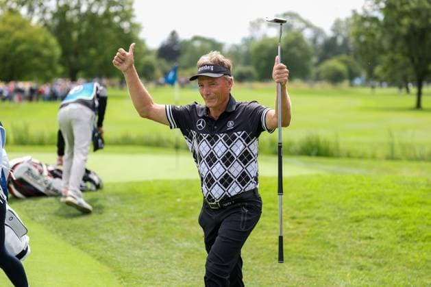 Bernhard Langer GER cheers to his fans, BMW International Open 2024, Golf, DP World Tour, Men, Round 1, 04 07 2024 Eichenried Bayern Germany Copyright: xkolbert-press ChristianxKolbertx
