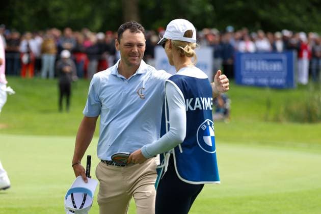 Martin Kaymer GER kisses his wife Irene Scholz after the game, BMW International Open 2024, Golf, DP World Tour, Men, Round 1, 04 07 2024 Eichenried Bayern Germany Copyright: xkolbert-press ChristianxKolbertx