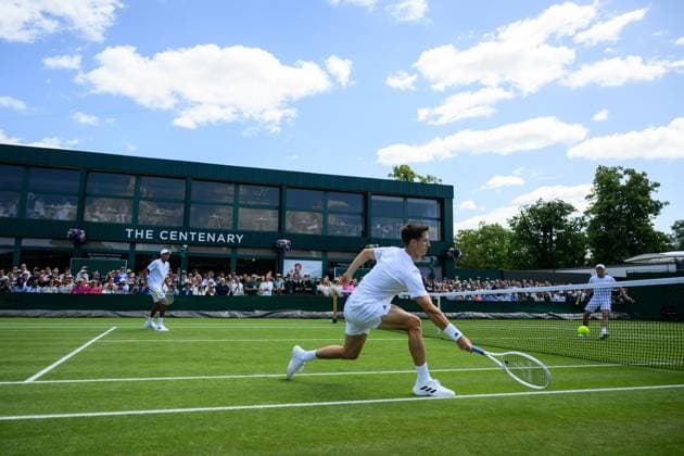 240704 Joe Salisbury of Great Britain competes in a first round doubles match during day 4 of Wimbledon on July 4, 2024 in London Photo Jesper Zerman BILDBYRAN kod JZ JZ0550 tennis wimbledon dag 4 bbeng  Copyright: JESPERxZERMAN BB240704JZ009