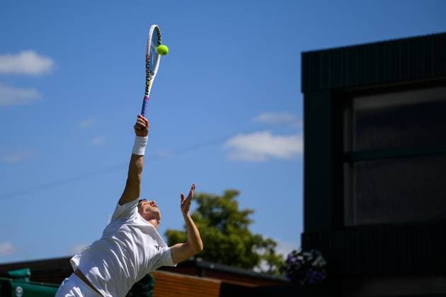 240704 Joe Salisbury of Great Britain competes in a first round doubles match during day 4 of Wimbledon on July 4, 2024 in London Photo Jesper Zerman BILDBYRAN kod JZ JZ0550 tennis wimbledon dag 4 bbeng  Copyright: JESPERxZERMAN BB240704JZ013