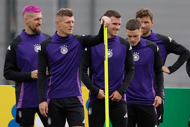 Sport Themen der Woche KW27 Sport Bilder des Tages German National Soccer Team s players attend a team s training session on the eve of its Euro2024 s quarter-final game against Spain in Herzogenaurach, Germany, 04 July 2024. German National Soccer Team training session !ACHTUNG: NUR REDAKTIONELLE NUTZUNG!  Copyright: xAlbertoxEstevezx GRAF1575 20240704-55014056572_1