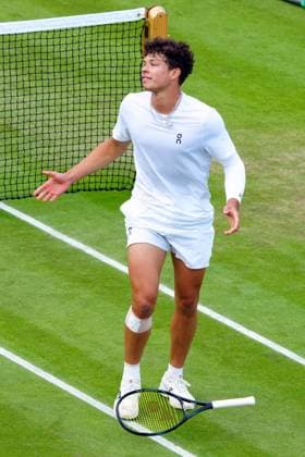 Ben Shelton celebrates victory in his second round match Wimbledon Tennis Championships, Day 4, The All England Lawn Tennis and Croquet Club, London, UK - 04 Jul 2024  Copyright: xJavierxGarcia Shutterstockx 14569389cz