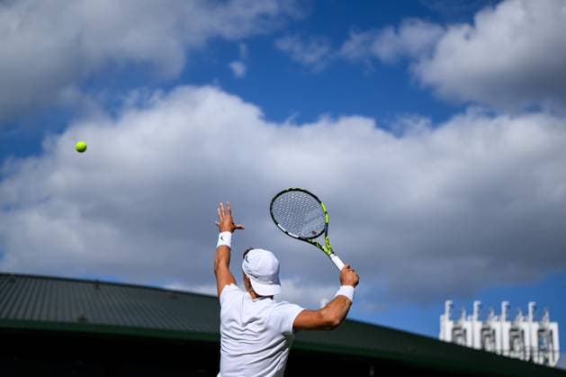 240704 Holger Rune of Denmark competes in a second round singles match during day 4 of Wimbledon on July 4, 2024 in London Photo Jesper Zerman BILDBYRAN kod JZ JZ0550 tennis wimbledon dag 4 bbeng  Copyright: JESPERxZERMAN BB240704JZ083