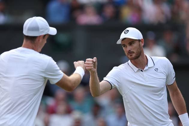 Andy Murray and Jamie Murray of Great Britain Wimbledon Tennis Championships, Day 4, The All England Lawn Tennis and Croquet Club, London, UK - 04 Jul 2024  Copyright: xEllaxLing Shutterstockx 14569382eh