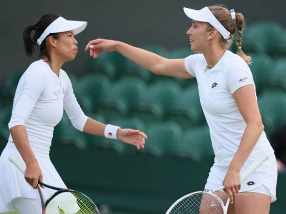 Belgian Greet Minnen pictured in action during a doubles tennis match between Belgian-Great-Brittain pair Minnen-Watson and US pair Kenin-Mattek-Sands, in round 1 of the women s doubles of the 2024 Wimbledon grand slam tournament at the All England Tennis Club, in south-west London, Britain, Thursday 04 July 2024. BENOITxDOPPAGNE  x95832423x