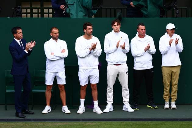 Tim Henman, Dan Evans, Cameron Norrie, Jack Draper applaud Andy Murray Wimbledon Tennis Championships, Day 4, The All England Lawn Tennis and Croquet Club, London, UK - 04 Jul 2024  Copyright: xJamesxMarsh Shutterstockx 14569387gm