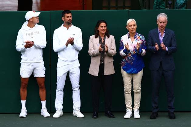 Novak Djokovic, Martina Navratilova, John McEnroe applaud Andy Murray Wimbledon Tennis Championships, Day 4, The All England Lawn Tennis and Croquet Club, London, UK - 04 Jul 2024  Copyright: xJamesxMarsh Shutterstockx 14569387gk