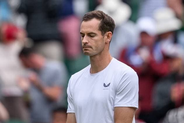 240704 Andy Murray of Great Britain reacts during a tribute to his career during day 4 of Wimbledon on July 4, 2024 in London Photo Jesper Zerman BILDBYRAN kod JZ JZ0550 tennis wimbledon dag 4 bbeng  Copyright: JESPERxZERMAN BB240704JZ122
