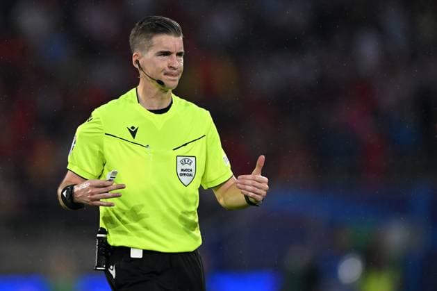 COLOGNE - Referee Francois Letexier during the UEFA EURO, EM, Europameisterschaft,Fussball 2024 round of 16 match between Spain and Georgia at the Rhein Energie stadium on June 30, 2024 in Cologne, Germany. ANP Hollandse Hoogte UEFA EURO 2024 2024 xVIxANPxSportx xGerritxvanxKeulenxIVx 502764962 originalFilename: 502764962.jpg