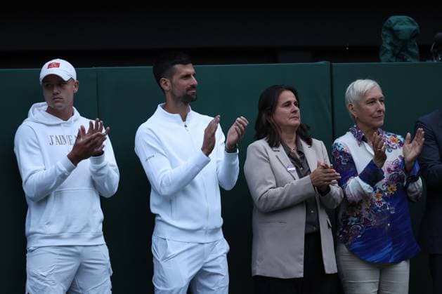 Novak Djokovic and Martina Navratilova applaud Andy Murray Wimbledon Tennis Championships, Day 4, The All England Lawn Tennis and Croquet Club, London, UK - 04 Jul 2024  Copyright: xEllaxLing Shutterstockx 14569382gg