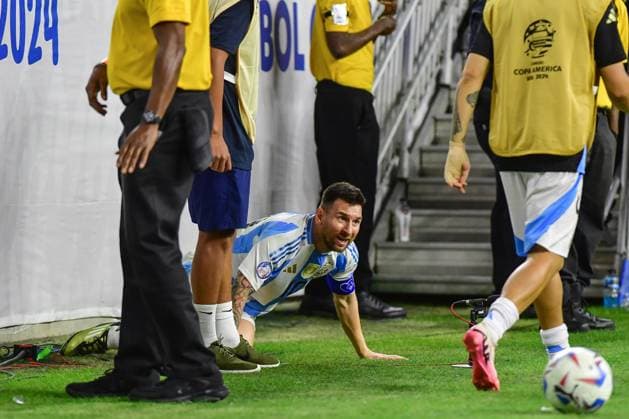Fußball, Copa America, Argentinien - Ecuador RECORD DATE NOT STATED Copa America USA 2024 Argentina vs Ecuador Quarterfinals Lionel Messi of Argentina during the CONMEBOL Copa America 2024 Quarterfinals match between Argentina and Ecuador, at NRG Stadium, on July 04, 2024 in Houston, Texas, Florida, United States. HOUSTON TEXAS UNITED STATES  Copyright: xIsaacxOrtizx 20240704215334_CA_QF_2024_ARG_ECU_MESSI240