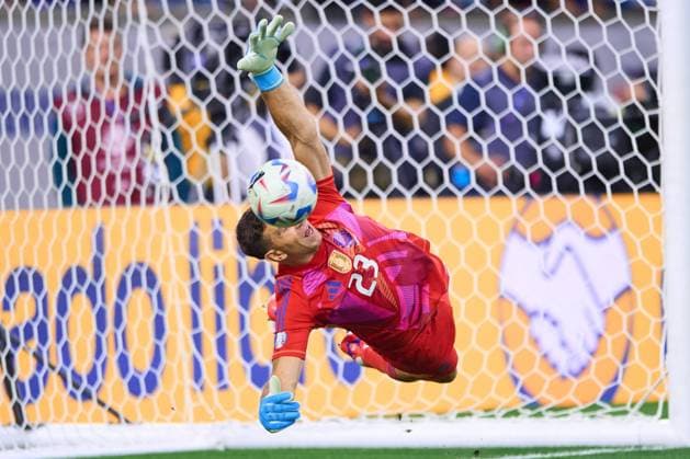 Fußball, Copa America, Argentinien - Ecuador RECORD DATE NOT STATED Copa America USA 2024 Argentina vs Ecuador Quarterfinals Emiliano Martinez of Argentina during the CONMEBOL Copa America 2024 Quarterfinals match between Argentina and Ecuador, at NRG Stadium, on July 04, 2024 in Houston, Texas, Florida, United States. HOUSTON TEXAS UNITED STATES  Copyright: xJONATHANxDUENASx 20240704221202_CA_QF_2024_ARG_ECU_MARTINEZ305